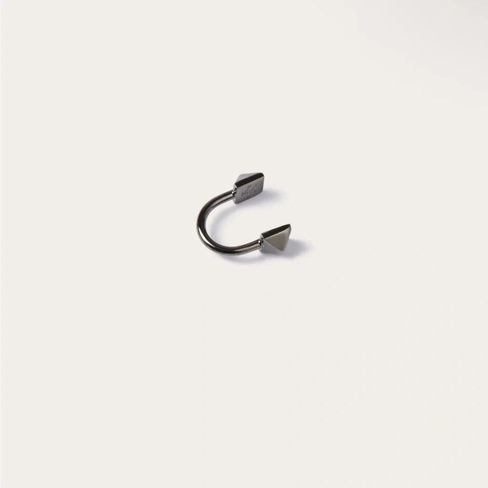 VALENTINO Unique Gunmetal Elegant Jewelry Piece - Picture 15 of 16